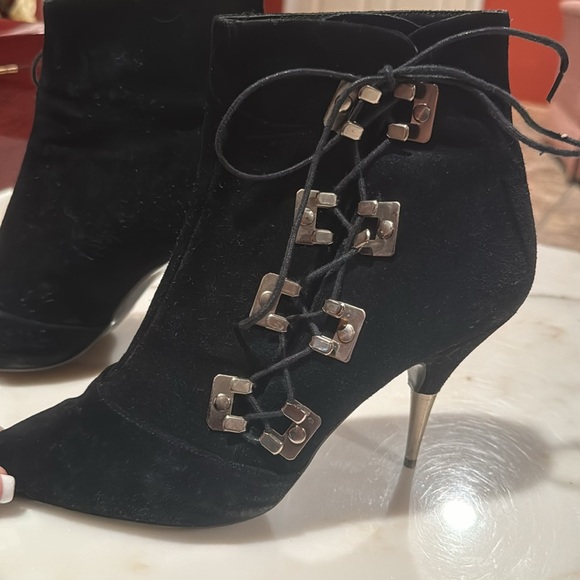 Suede boots size 9B - Picture 3 of 7